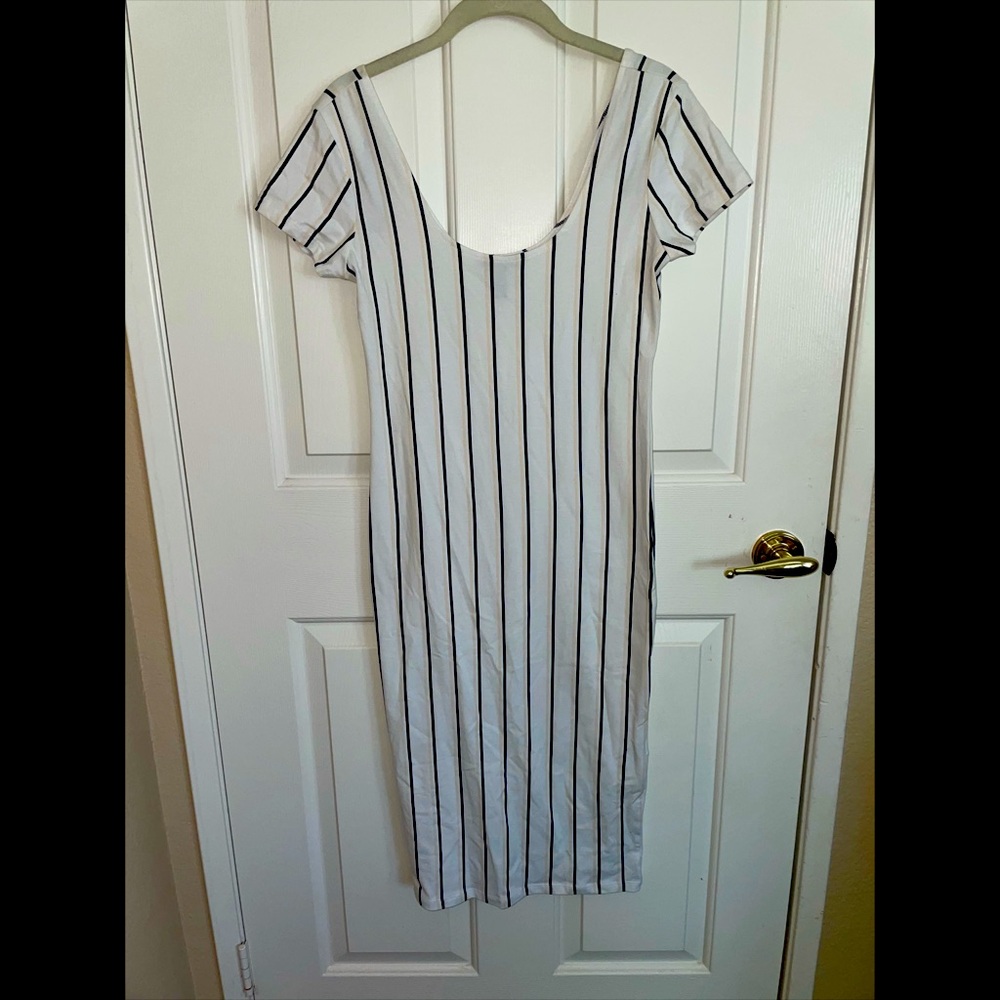 NWOT white stripped midi dress